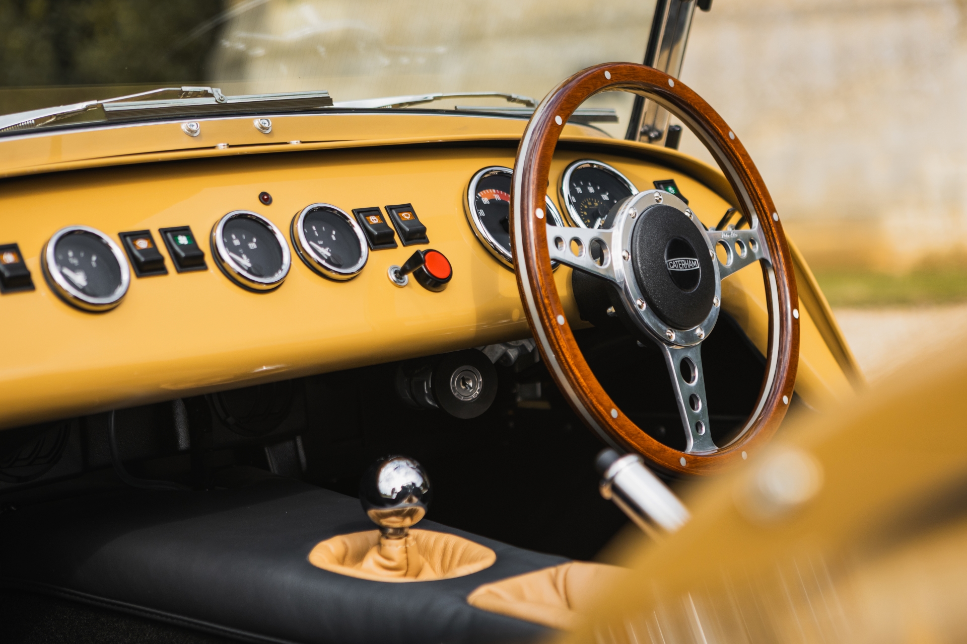 Super Seven 2000 Dashboard